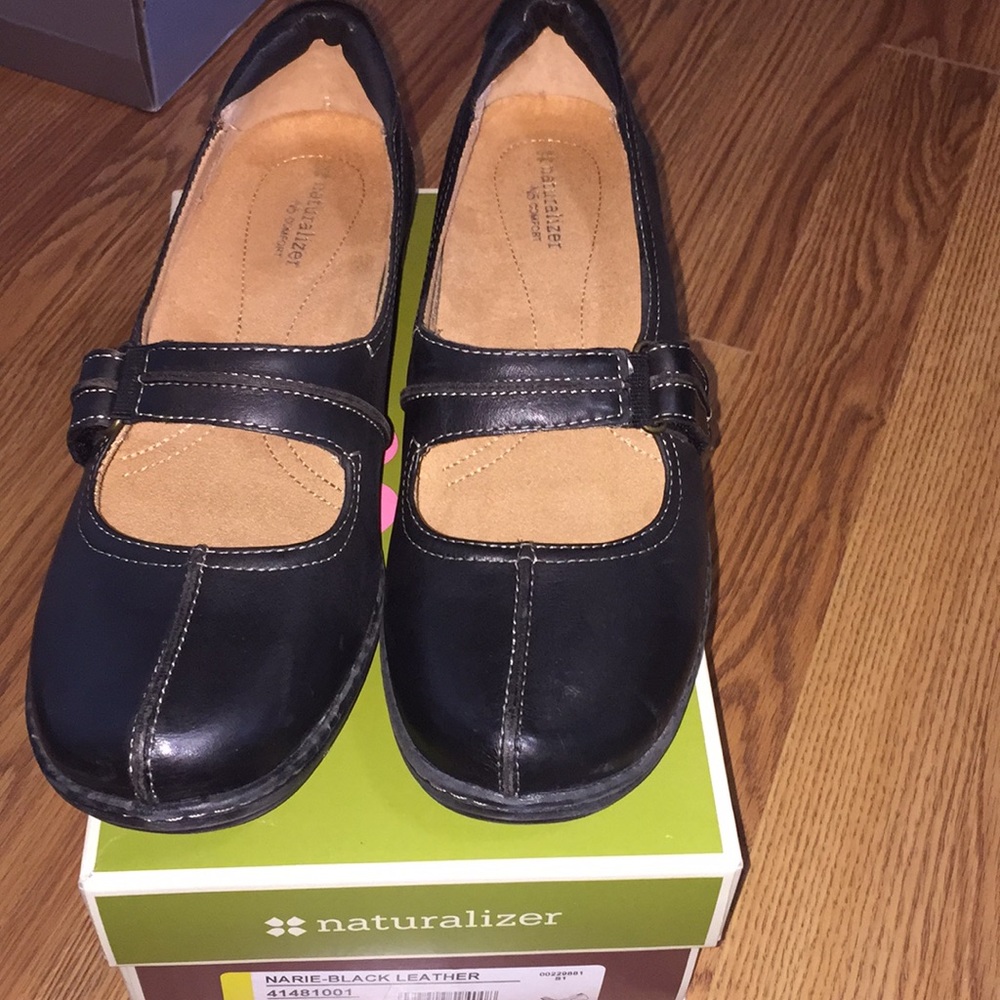 Naturalizer black leather